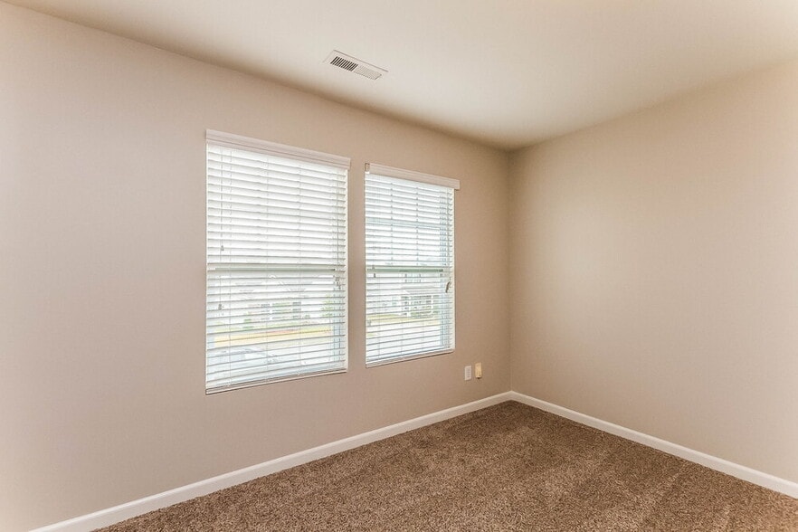 Building Photo - 1120 Black Diamond Dr