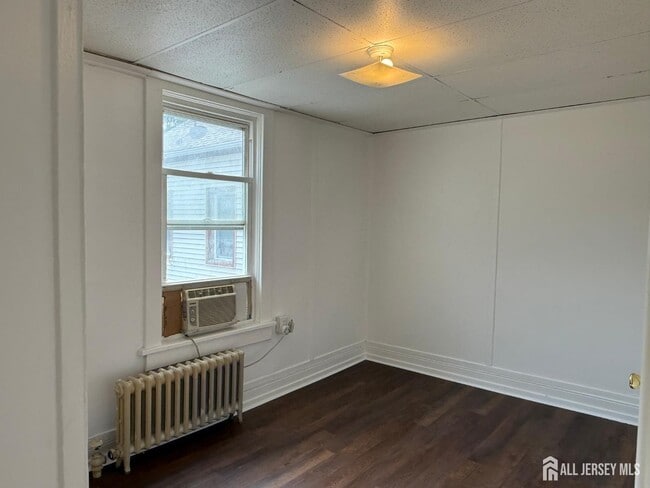 Building Photo - 144 S Broadway