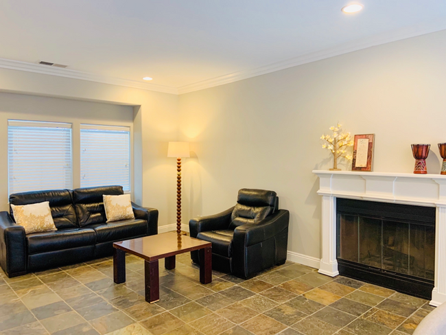 Building Photo - 31173 Summit Dr