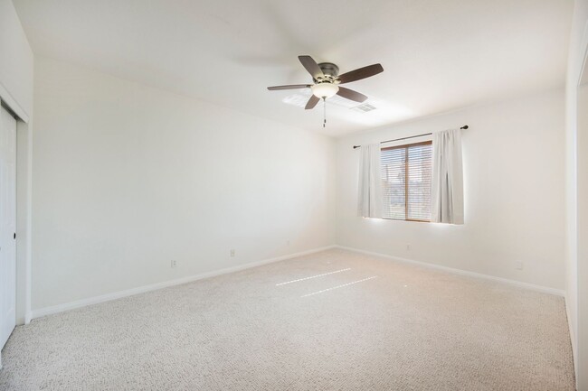 Building Photo - Luxury Home located in Henderson