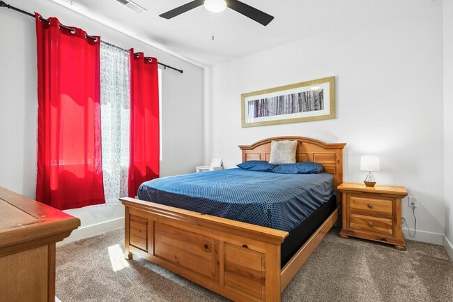 Building Photo - 438 N Stone Mountain Dr