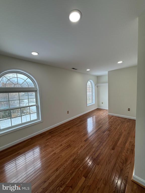 Building Photo - 3003 Preston Ave