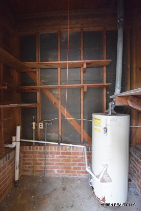 Building Photo - 3 Bed/2 Bath w/ Bonus Room - Section 8 OK!