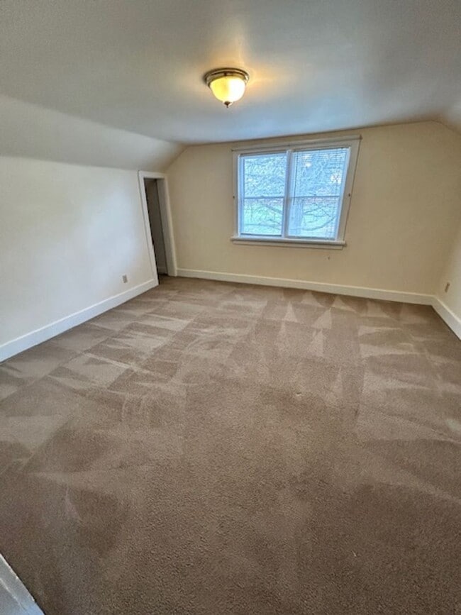 Building Photo - Charming Cape