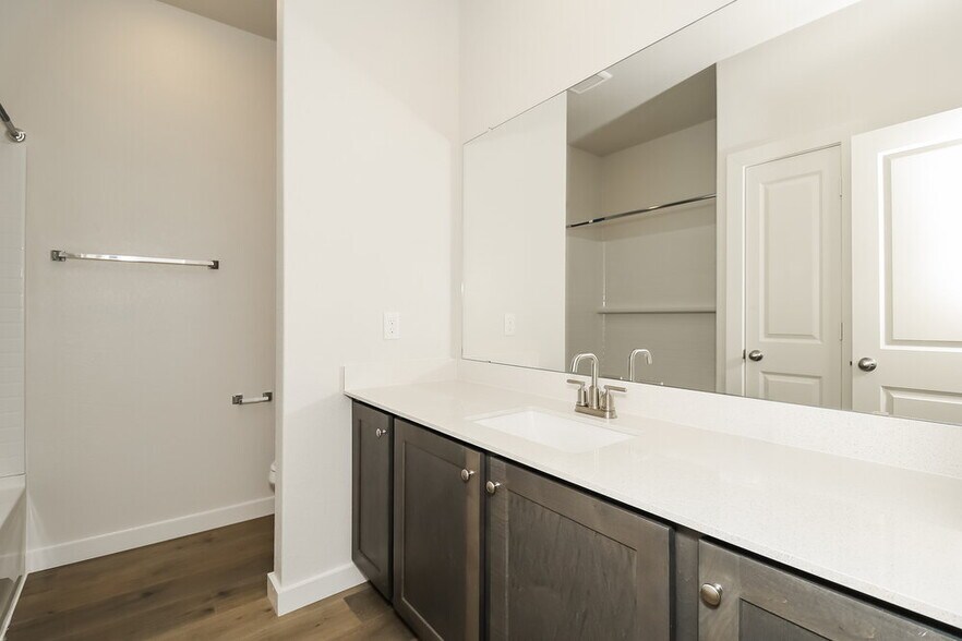 Building Photo - 1508 Harvester Dr