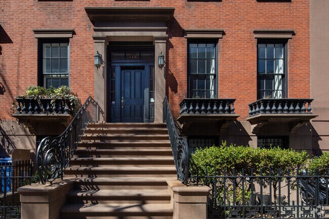 Entrance - 170 Hicks St