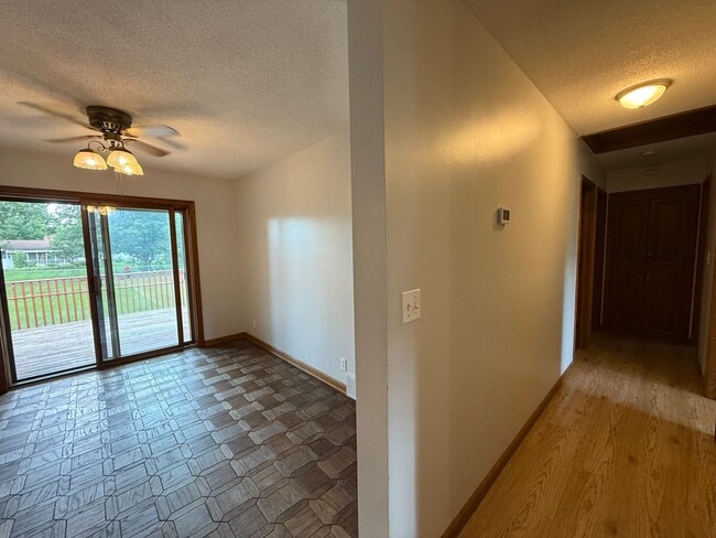 Building Photo - Bloomington 4 Bed 3 Bath SF Home available...