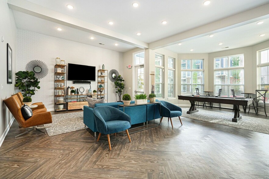 Primary Photo - The Retreat Apartments