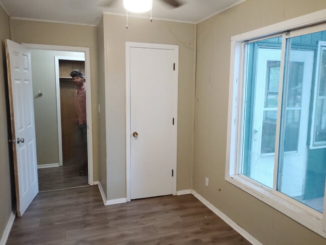 Building Photo - Charming 3BR Home in Heart of West 7th – St. Paul