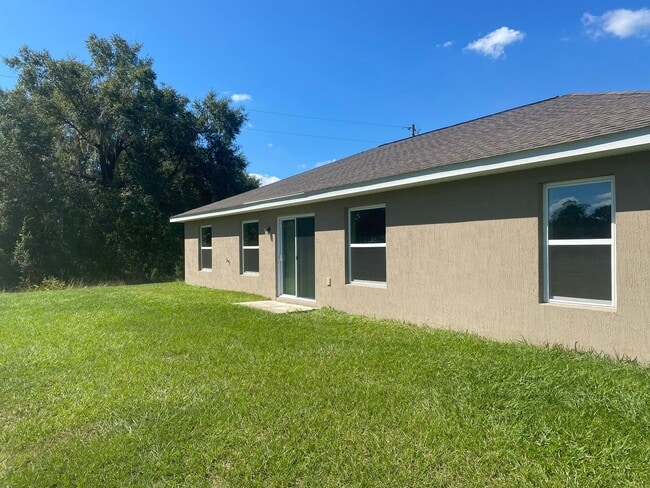 Building Photo - Maintenance-Free 4 Bedroom Rental!