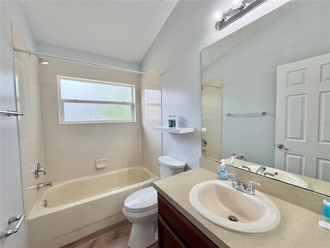 Building Photo - 502 Viola Dr