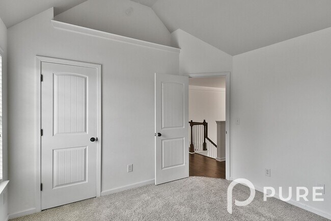 Building Photo - 522 Moulton Way