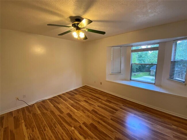 Building Photo - 705 Overbrook Dr
