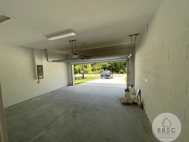 Building Photo - 4534 Amari Rd