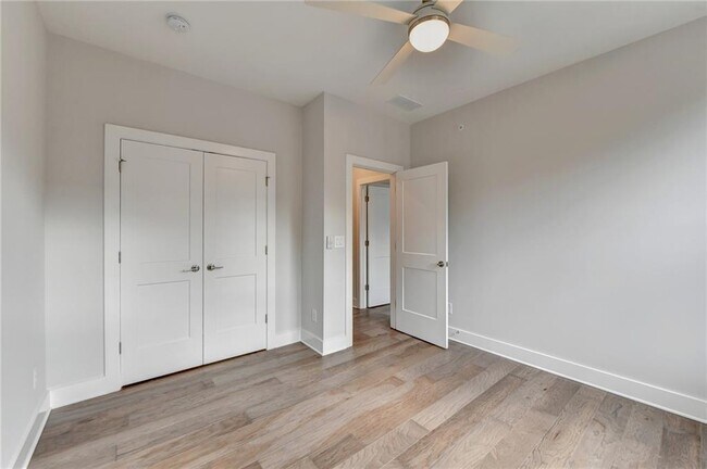 Building Photo - 375 Chiswick Cir