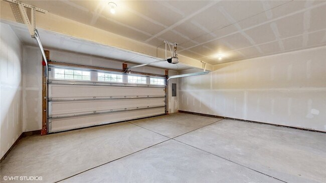 Building Photo - 4908 Spruce Rd