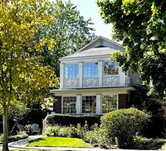 Building Photo - 760 Oakwood Ave