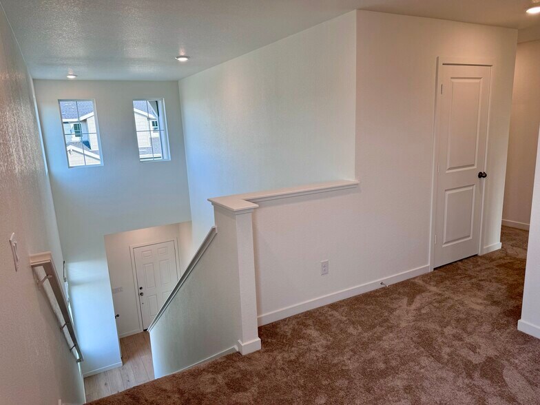 Building Photo - 8969 Spikerush Ct