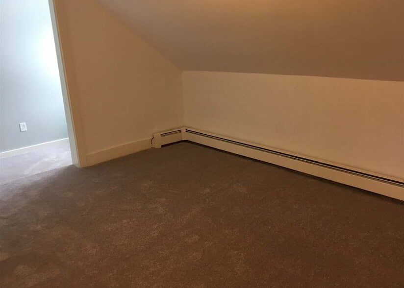 Building Photo - 37 Whitehall Rd