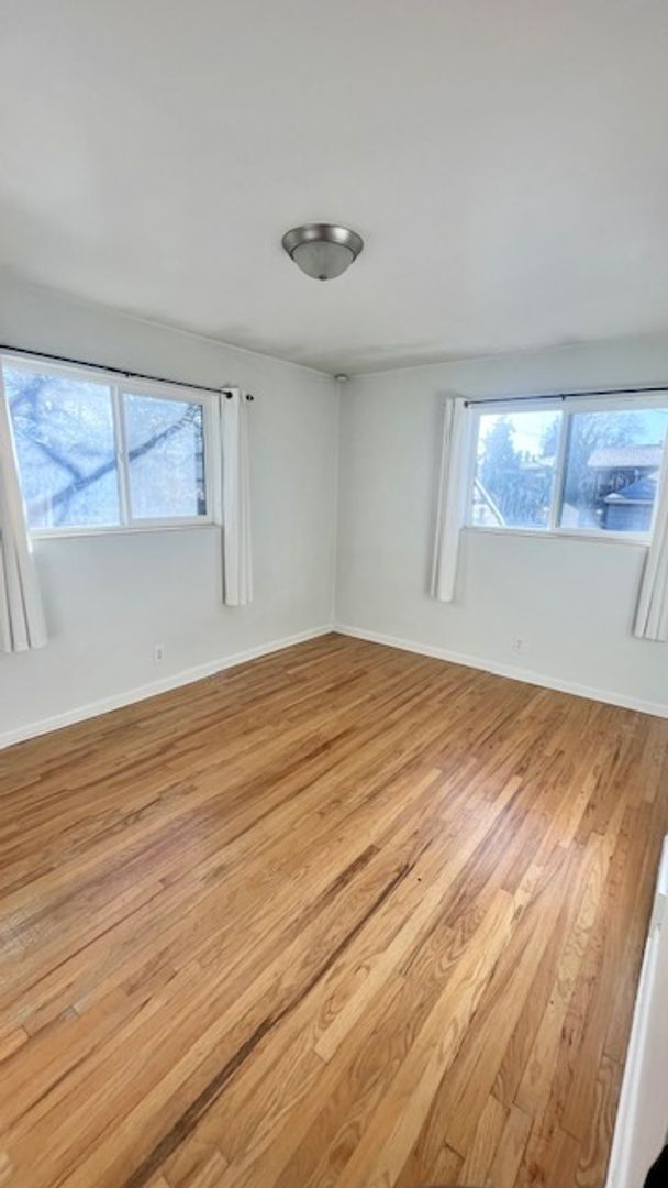 Building Photo - 5 Bedroom/3 Bathroom Home in Murray