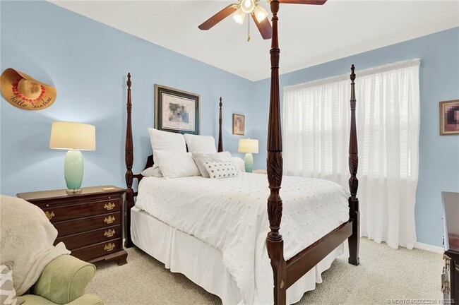 Building Photo - 301 S Compass Dr