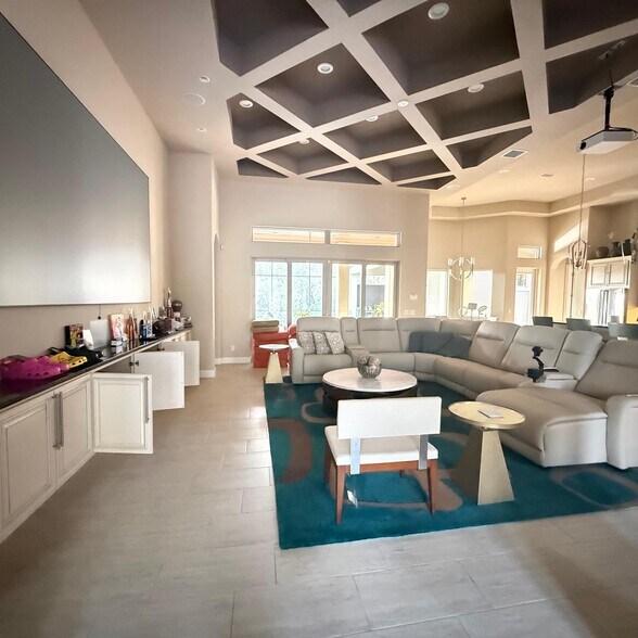 Building Photo - 1 Lionspaw VII Nobles