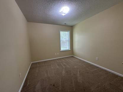 Building Photo - Charming 3 Bedroom Home with 2 Full Baths -305 Firethorn Ln.