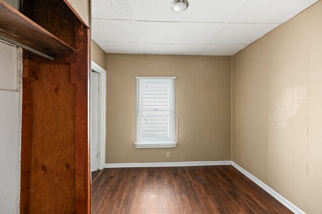 Building Photo - Charming Brick Bungalow in the Heart of North Charleston