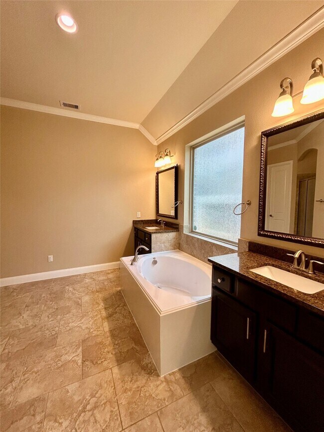 Building Photo - 27239 Aspen Falls Ln