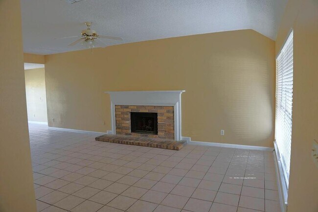 Building Photo - 1503 Park Wind Dr