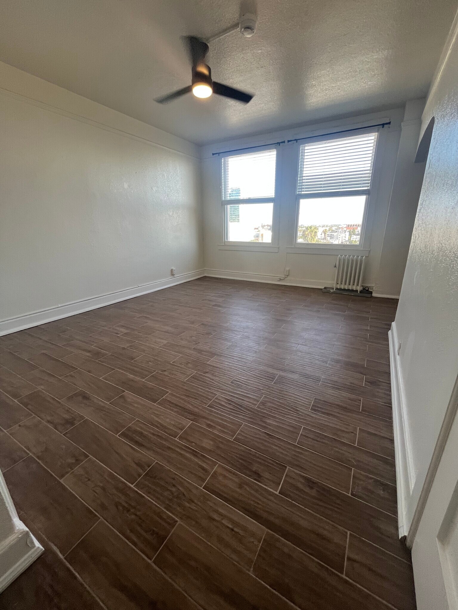 Building Photo - 455 E Ocean Blvd