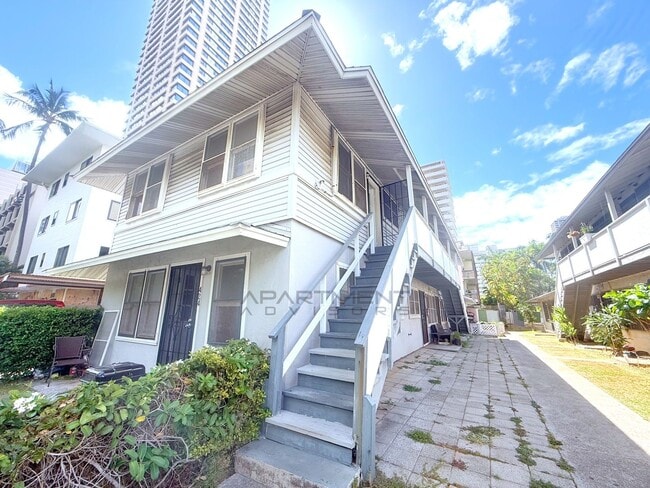 Building Photo - 424 ?Olohana St