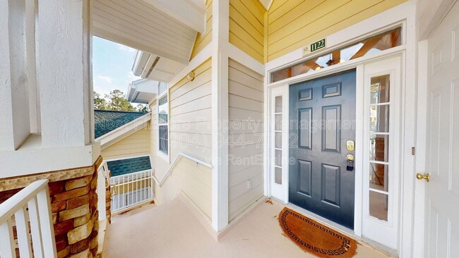 Building Photo - 330 N Shore Cir