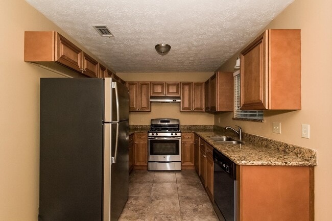 Building Photo - 1425 Riverline Trail
