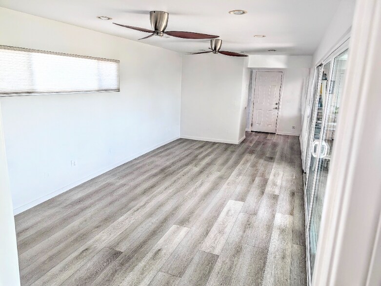 Building Photo - 365 Elkwood Ave