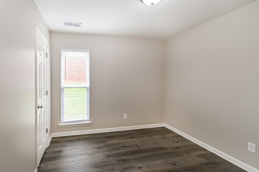 Building Photo - 13183 Sandbourne S