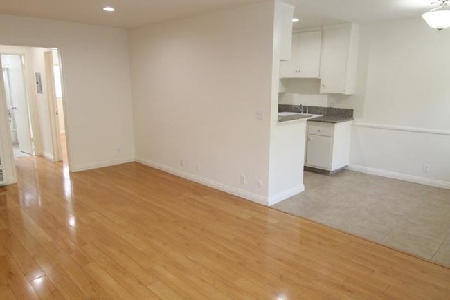 Building Photo - 1 bedroom in Los Angeles CA 90027