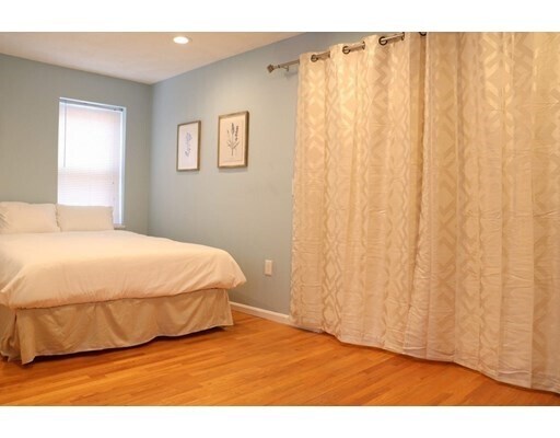 Building Photo - 12 Regent St