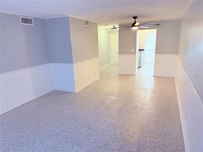 Building Photo - 6519 W Newberry Rd