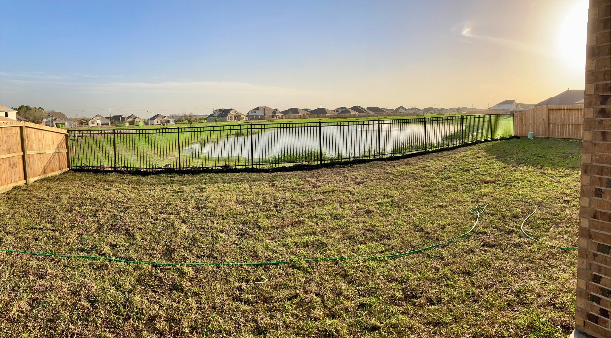 Building Photo - 15334 Lake Front Dr