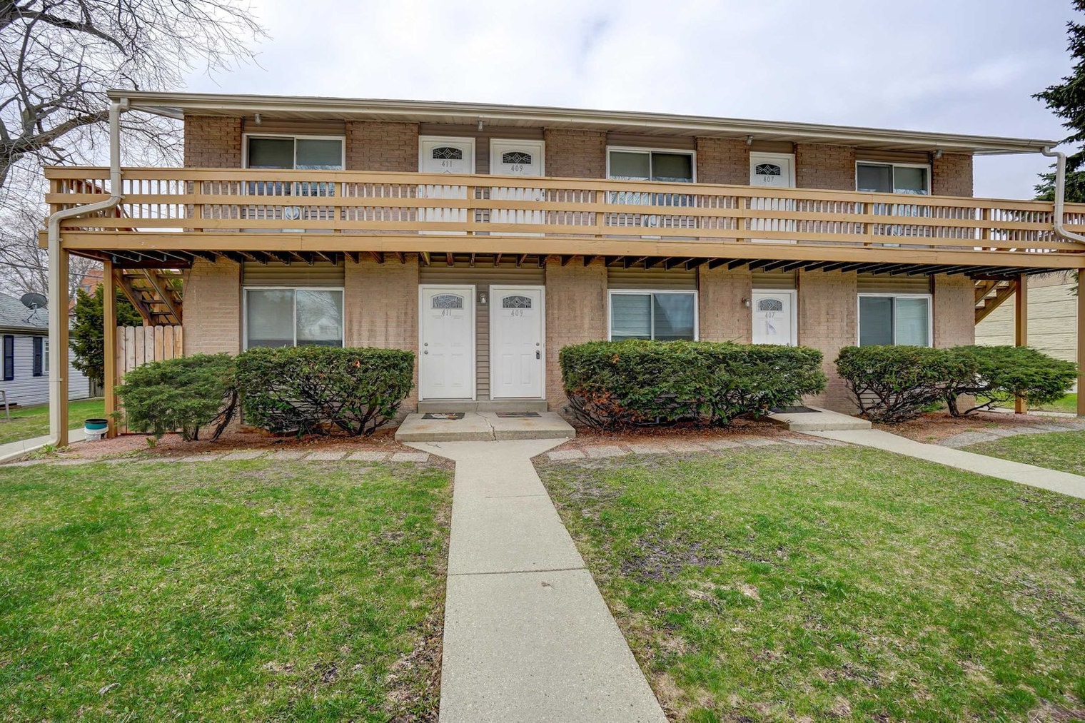 Building Photo - 407 S 94th Pl