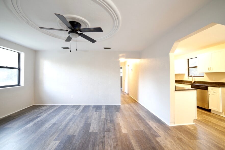 Living Room - 113 Astor St