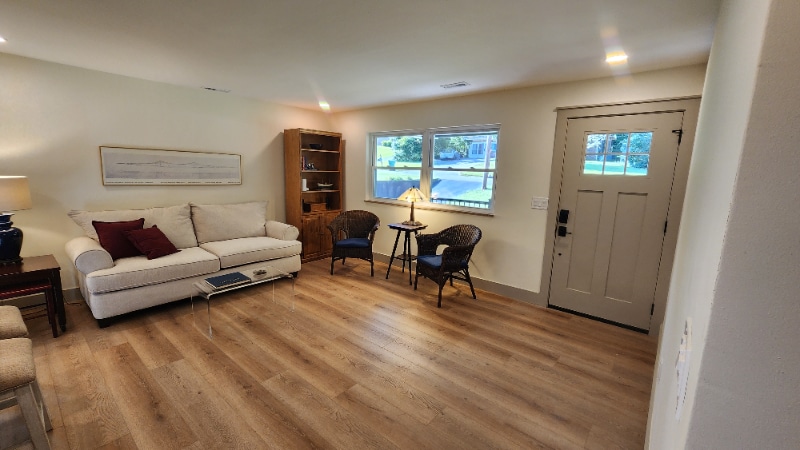 Building Photo - 1704 S Forest Dr