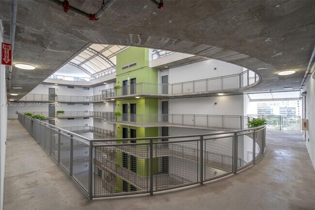 Building Photo - 455 NE 25th St