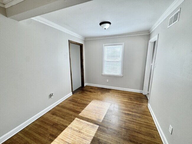 Building Photo - 1051 Mosby Rd