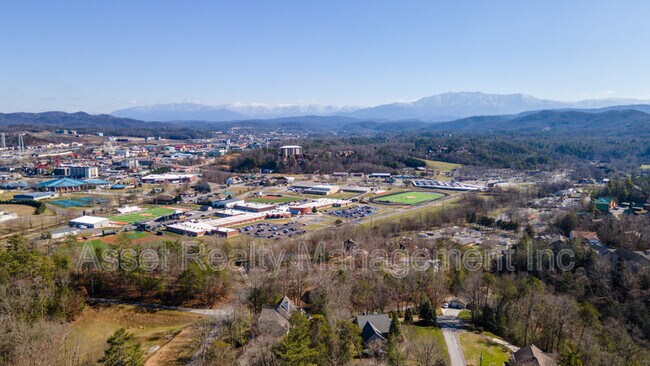 Building Photo - 306 White Cap Ln