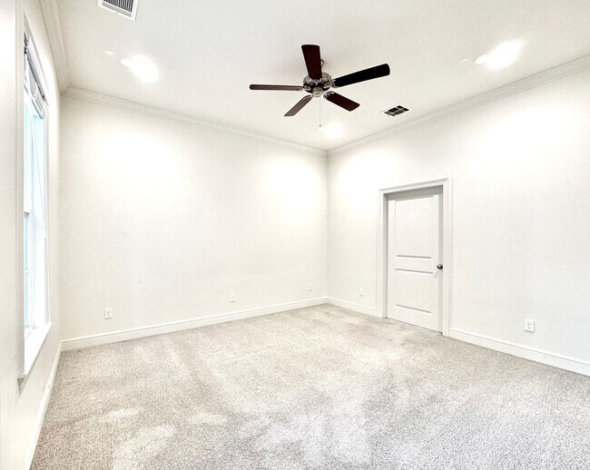 Building Photo - Cottage-Style 3BR Home in Americana