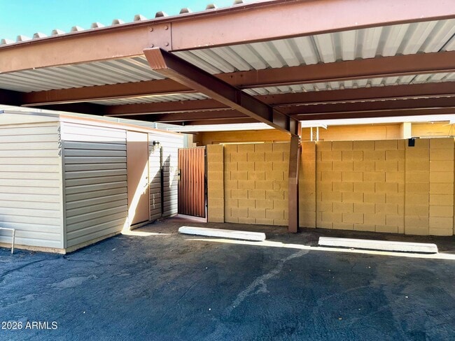 Building Photo - 4324 N Parkway Ave