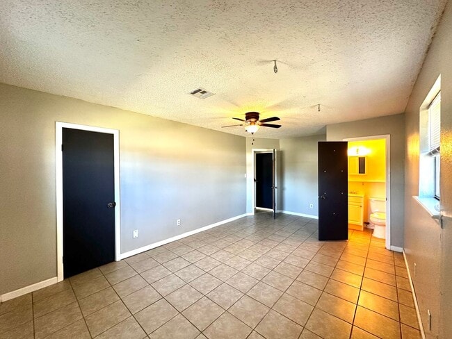 Building Photo - 3 bed 1 1/2 Bath House/ Braggs OK