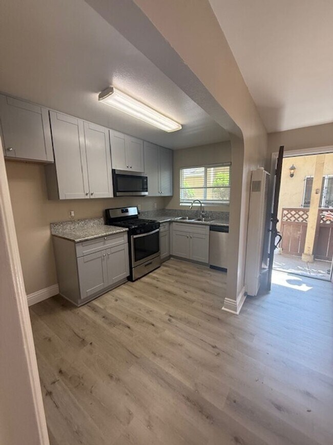Primary Photo - Cute 1 bedroom 1st floor condominium